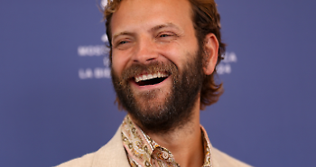 Supernova, Alessandro Borghi da Cattelan presenta il suo ultimo film: un western all’italiana. Ecco la trama
