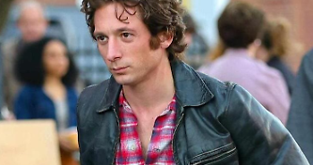 Chi è Jeremy Allen White, l'attore che al cinema sarà Bruce Springsteen