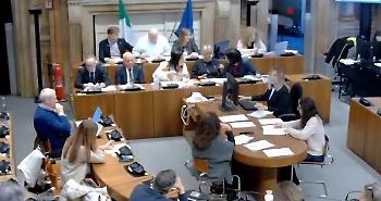 Dalla "stangata" Imu alle suore di Terni all'uomo steso sui binari salvato dagli agenti 